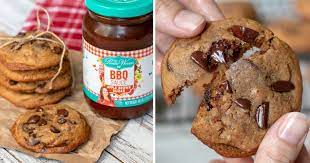 A fun twist on chocolate chip cookies, theese crispy treats are so good! Pioneer Woman Cowboy Cookies The Soccer Mom Blog