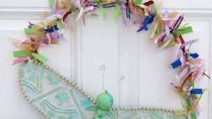 DIY Craft Tutorial: How to Make a Dragonfly Wall or Door Decoration