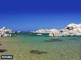Sable blanc, mer turquoise c'est la polynésie ! Fond D Ecran Iles Lavezzi Corse