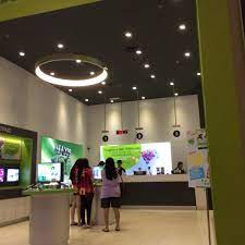 Central plaza, 373.9 m (1,227 ft), completed in 1992, tallest building in hong kong from 1992 to 2003 Maxis Centre 3 Tips From 294 Visitors