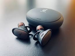 To anker's considerable credit, the soundcore liberty air 2 pro earbuds come with a generous nine sets of silicone tips. Anker Soundcore Liberty 2 Pro Im Test Amazon Bestseller Mit Ausserordentlichem Bass