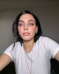 Amber Day's Instagram, Twitter & Facebook