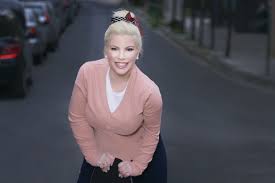 Χαρησ και αντελινα βαρθακουρη στην ελενη. Antelina Bar8akoyrh Ayth Einai H Nea Ths Ekpomph Ston Alpha