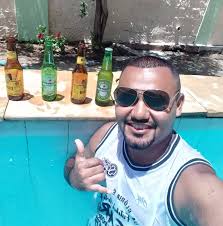 QUEM É/FOI MELHOR? HARRY KANE OU ADRIANO IMPERADOR? 👀 O estagiário aqui tá  de olho e viu que essa discussão tomou as redes sociais nos últimos dias.  Qual é a sua opinião,