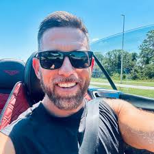 What attracts insurance agents to a firm?