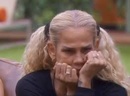 Ahora le entiendo a mane del porqué se hartó de caramelo porque ya aburren  los dominicanos y los puertorriqueños ni que decir