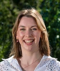 Jenna Hare's Instagram, Twitter & Facebook