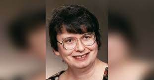 Diane Bomer's Instagram, Twitter & Facebook