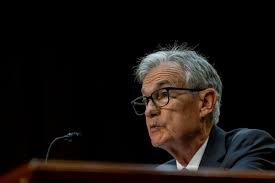 Powell tuyên bố sẽ tiếp tục giữ chức chủ tịch Fed cho đến hết nhiệm kỳ | Reuters