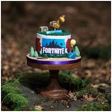 Fortnite Birthday Cake By Victoria S Cake Designs Bristol Fiestas De Cumpleanos Numero 10 Cumpleanos Ninos Torta Para Fiesta