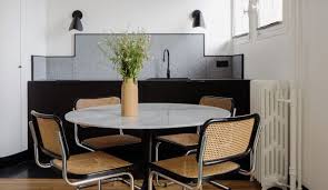 Le format carré 140x140 permet d'accueillir jusqu'à 12 personnes. Cuisine Ou Salle A Manger Quel Espace Prevoir Pour Une Table Cote Maison