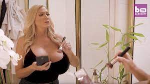 Inflate boob