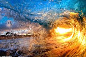 A Watery Sunset In Hawaii Crystal Clear Photographs Of Waves Crashing Down At Sunset Waves Photography Hawaii Waves Waves