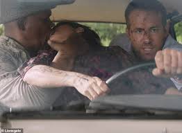 When the movie was released in 2017, hitman's wife's bodyguard made it fun fast. The Hitman S Wife S Bodyguard Trailer Ryan Reynolds Returns To Protect Salma Hayek Aktuelle Boulevard Nachrichten Und Fotogalerien Zu Stars Sternchen