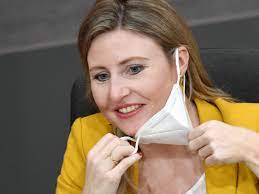 Kristina schröder (née köhler, born 3 august 1977) is a german politician who served as the federal minister of family affairs, senior citizens, women and youth in the government of chancellor angela merkel from 2009 to 2013. Neue Unterstutzungen Im Bereich Familie Und Soziales Politik Vol At