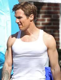 Matthew Mcconaughey Looks Really Good With A Side Part On Set Of True Detectives In New Orleans Lainey G True Detective Matthew Mcconaughey True Detective Rust