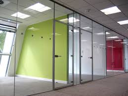 Patterned glass is available where obscure glazing is required. Acoustical Single Glazed Avanti Systems Usa