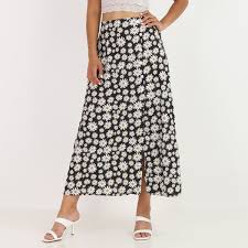 Check spelling or type a new query. Jupe Mi Longue Noire A Fleurs