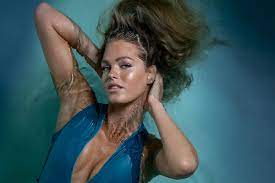 Éirinn is the dative case of the irish word for ireland, éire, genitive éireann, the dative being used in prepositional phrases such as go héirinn to ireland, in éirinn in ireland, ó éirinn from ireland. An Angel Rises Erin Heatherton Splash