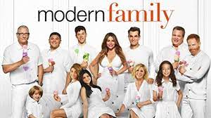 If you're a fan and need to catch up with the series and want to stream, your best bet is to go directly to. Modern Family Staffel 11 Deutscher Starttermin Handlung Und Besetzung Kino De