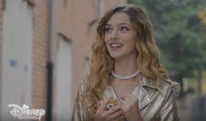 Inizia un nuovo anno scolastico per gli alex&co., e dopo la vittoria al talent, sono pronti per una nuova avventura: Alex And Co Giada Il Nuovo Personaggio Dei Nuovi Episodi