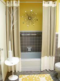 Yellow delivers a dose of happy into the otherwise serious space. 40 Fascinating Gray And Yellow Bathrooms That Is Best For Your House Pictures Decoratorist