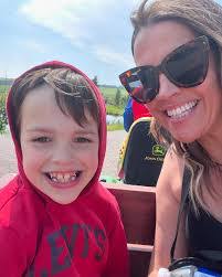 Dawn Herron's Instagram, Twitter & Facebook