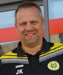 Leon Scherer's Instagram, Twitter & Facebook