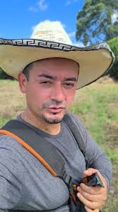 Bienvenidos Maestros y Estudiantes de la Carrera de Relaciones  Internacionales de la Universidad Católica de El Salvador y en especial a  mi Primo Jerry Posada 🇸🇻 #publicfigure #family #AsambleaLegislativa