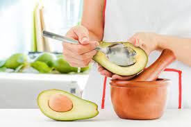 Avocado ist nach dem aufschneiden innen braun. Braune Faden In Der Avocado Trotzdem Noch Geniessbar