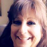 Renee Manos's Instagram, Twitter & Facebook