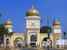 The crystal mosque or masjid kristal is a mosque in kuala terengganu, terengganu, malaysia. Oh My Tranung On Twitter Taman Tamadun Islam Is A Famous Attraction In K Terengganu This Park Is Located At Island Of Wan Man Http T Co 0sdaxbk0cc