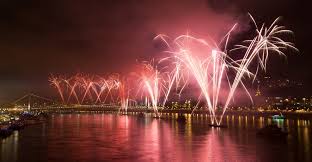Tűzijáték a duna felett budapesten az államalapítás ünnepén, szent istván napján. Augusztus 20 A Itt Van Az Augusztus 20 I Budapesti Reszletes Program Alon Hu