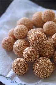Sesame Balls Recipe Vietnamese Banh Cam Hungry Huy Recipe Asian Desserts Vietnamese Dessert Asian Recipes