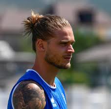 Rurik gislason's career, salary, and net worth. Rurik Gislason Dieser Islander Macht Mit Sandhausen Die 2 Liga Sexy Welt