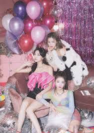 Welcome to the love triangle love between yeji, lia and ryujin. Ryujin Lia And Yuna 9gag