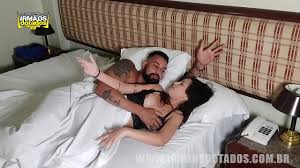 DANDO PRO MEU PADRASTO - XNXX.COM