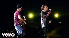 U2 - Staring At The Sun (Live From Slane Castle / 2001) - YouTube