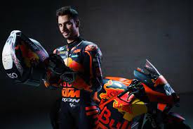 Em 2019, miguel oliveira, ao serviço da tech3, terminou o mundial de pilotos de moto gp na 17.ª posição com 33 pontos, com destaque para o oitavo lugar conquistado no grande prémio da áustria. Motogp Ktm E Miguel Oliveira Estao Prontos Para 2021 Autoportal