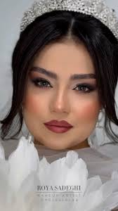 بدون اینکه مستقیم بگی ، برام بویس شغلت چیه؟ مثلا من تو روزای مهم کنارتونم و  شما رو تبدیل به خوشگلترین ورژن خودتون میکنم، تو چی؟ . . . #میکاپ_شیک  #میکاپ_آرتیست #میکاپ_عروس #