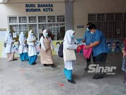 The town does not have its own airport. 13 964 Pelajar Calon Peperiksaan Mulakan Sesi Persekolahan Di Melaka