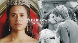 Gwen Arthur's Instagram, Twitter & Facebook