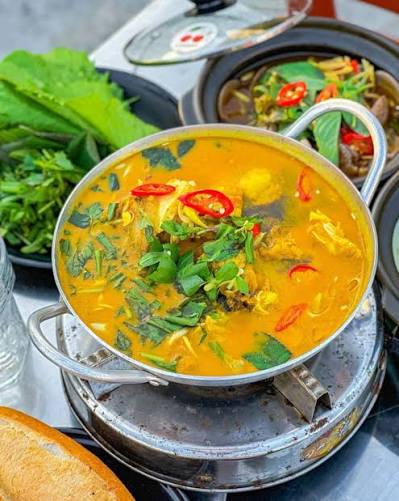 Cá nóc nhím um bánh tráng nướng Phú Yên – Món ngon lạ vị biển xứ Nẫu