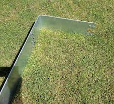 Comment Poser Bordure Metallique Acier Galvanise Pieu Tranchee Beton Allee Bordurette Jardin Metal Vo Pelouse Et Jardin Carrelage Terrasse Bordure Jardin Metal