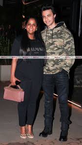 This occasion meant a lot to salman khan. Salman Khan S Sister And Brother In Law Party With Kabir Khan Aayush Sharma With Wife Arpita Sharma