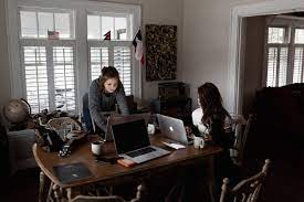 Just as nobody puts baby in a corner (name that eighties movie quote), nobody confines erica to a desk. How To Create A Small Office Space In The Dining Room