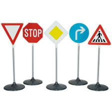 Setul include 18 piese extrem de bine finisate. Semne De Circulatie Nichiduta Ro