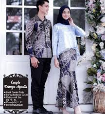 Model gamis duyung adalah kebaya panjang yang membentuk bagian bentuk tubuh dan memiliki rok pada bagian bawah. Jual Snoebel Jtr Rok Duyung Ayudia Couple Batik Sarimbit Kebaya Modern Brokat Brukat Batik Murah Mei 2021 Blibli