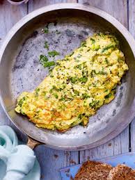 Ein Omelett Ist Einfach Zubereitet Aber Extrem Lecker So Wird Es Besonders Schaumig Fruhstuck Rezepte Lauchzwiebeln Einfache Gerichte