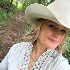 Zach Bryan and Caleb Followill of Kings of Leon performed their new song  'Bowery' LIVE at Red Rocks! 🤩 #ZachBryan #KingsOfLeon